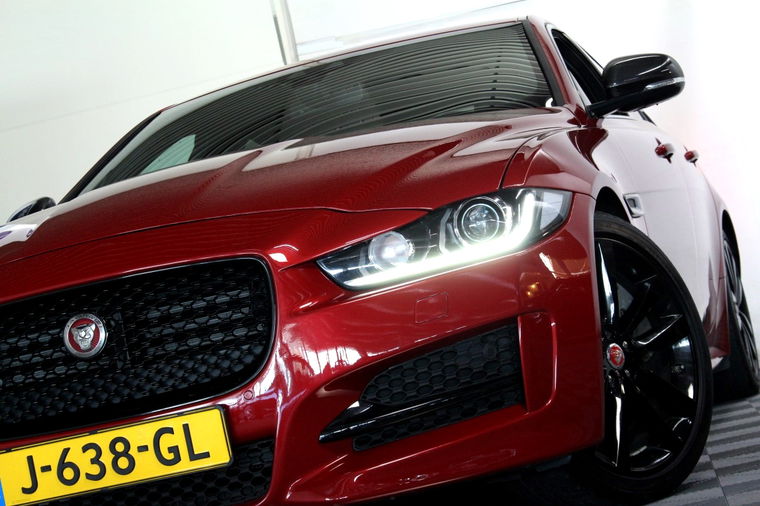 Jaguar XE