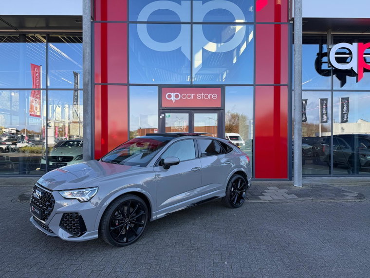 Foto van Audi RSQ3