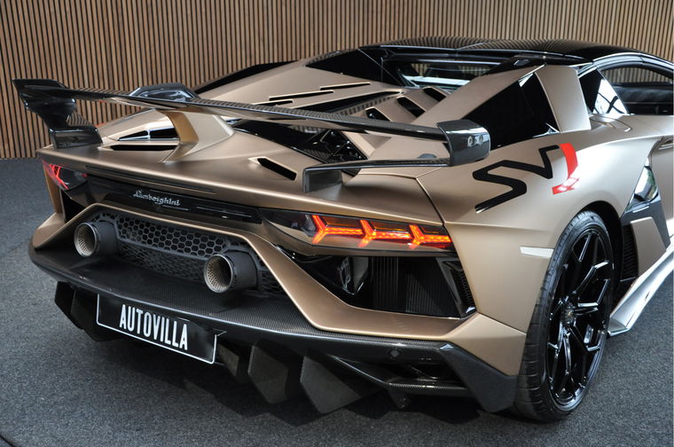 Lamborghini Aventador