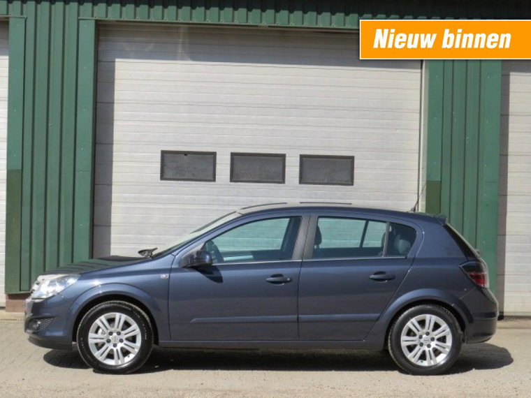 Opel Astra foto 1