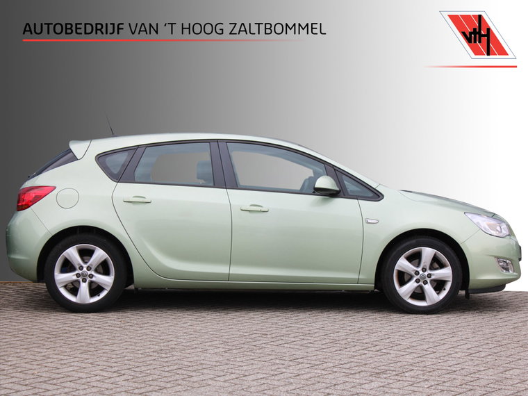 Opel Astra foto 1
