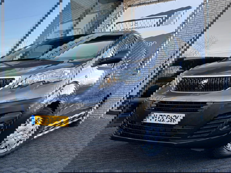 Foto van Peugeot Expert