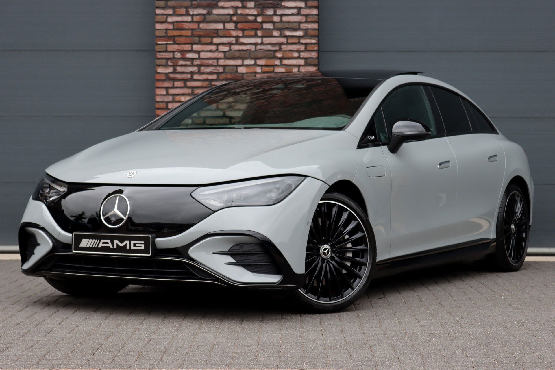 Foto van Mercedes-Benz EQE