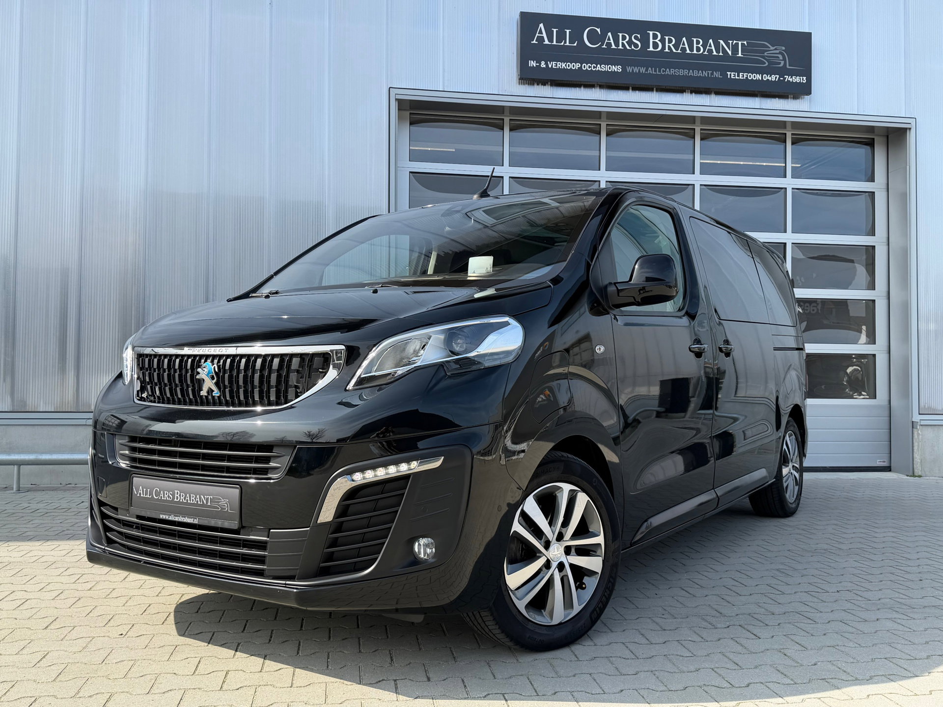 Foto van Peugeot e-Traveller