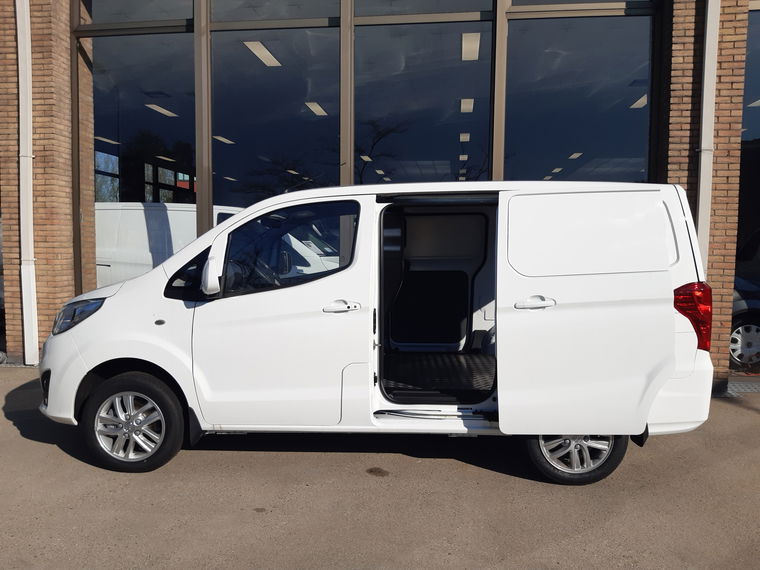 Nissan E-NV200