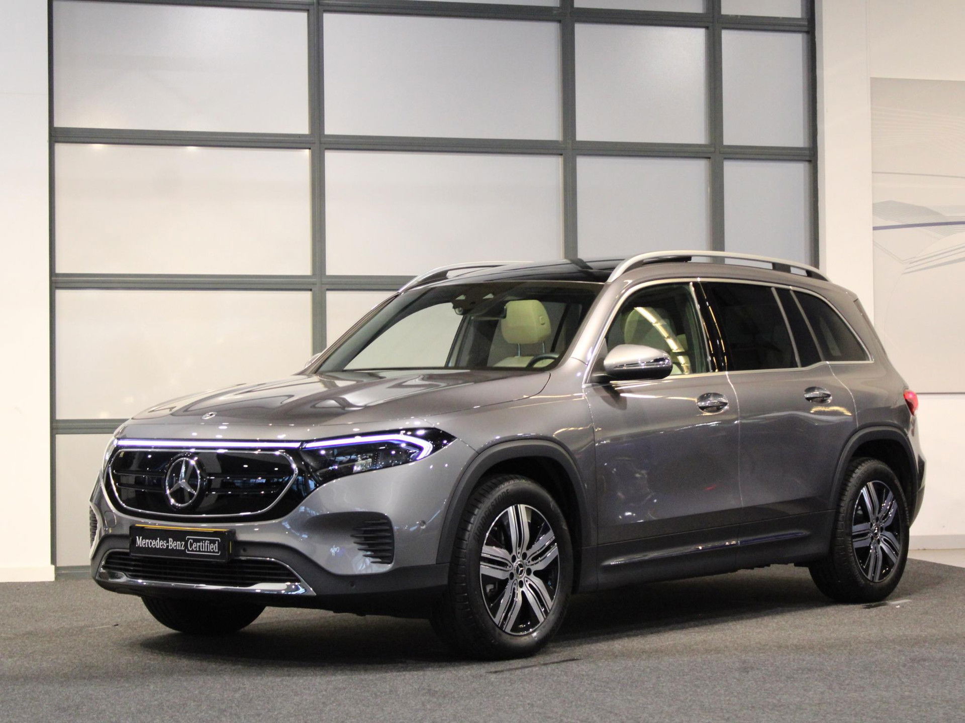 Foto van Mercedes-Benz EQB