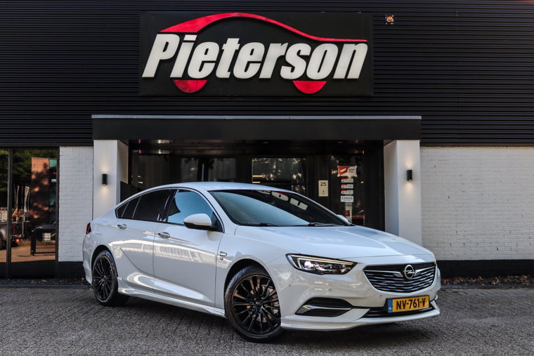 Opel Insignia foto 1