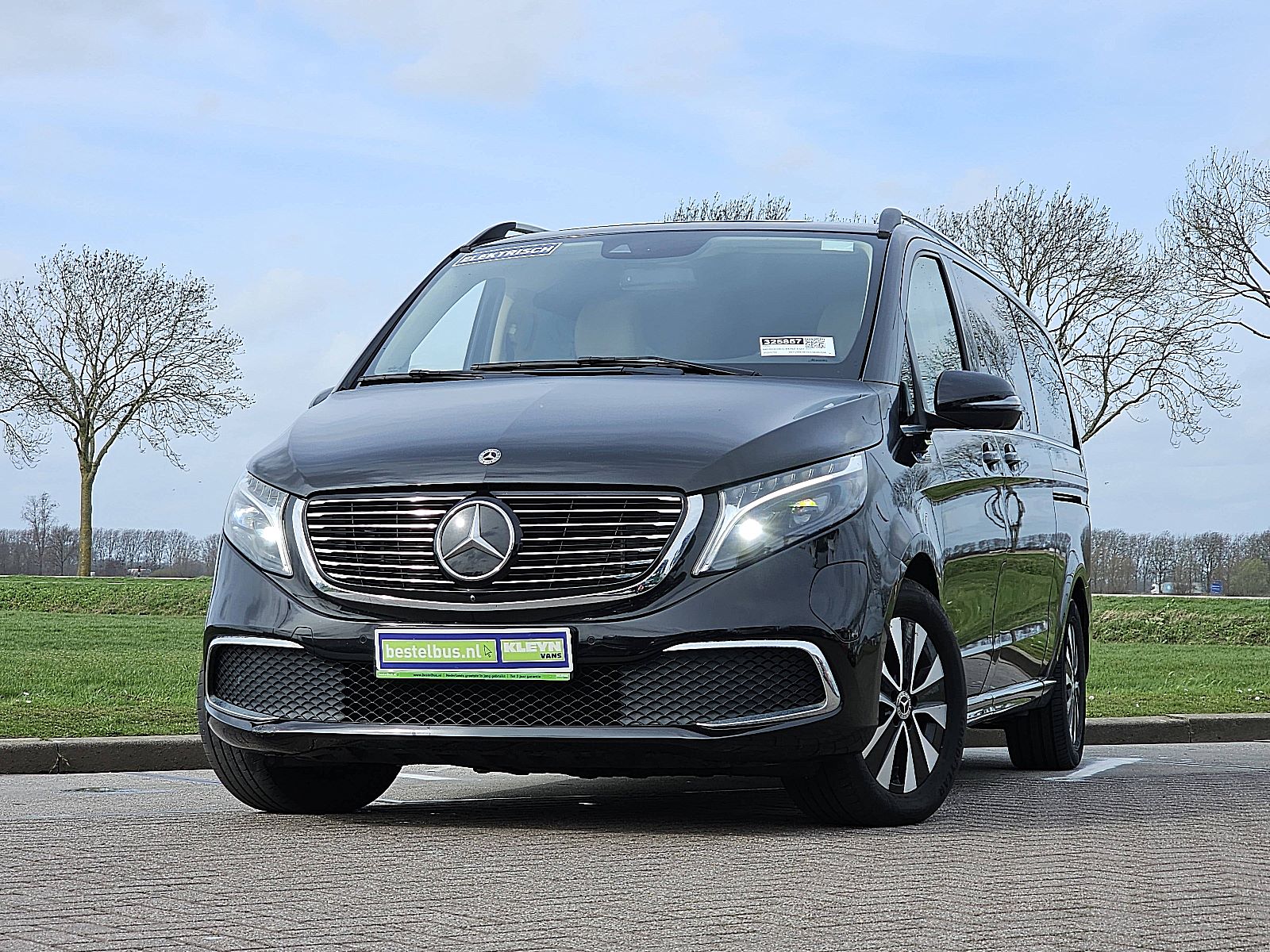 Foto van Mercedes-Benz EQV