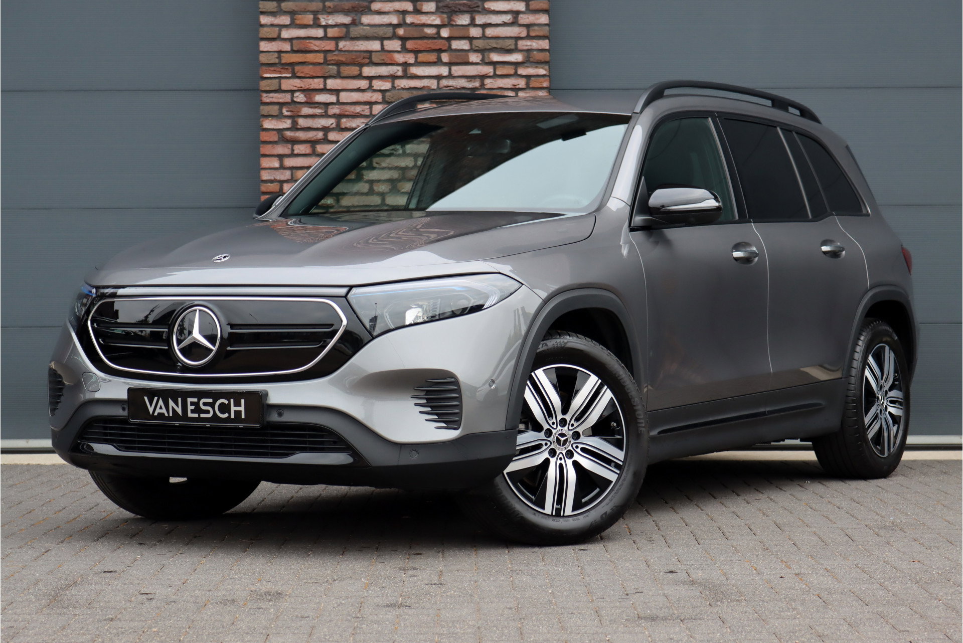 Foto van Mercedes-Benz EQB