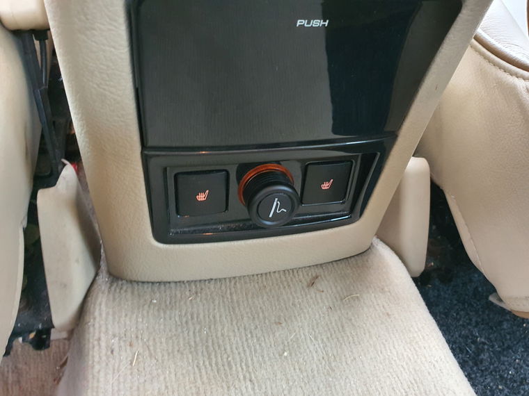 Peugeot 607