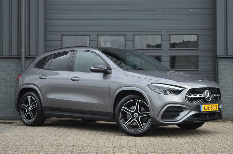 Mercedes-Benz GLA foto 1