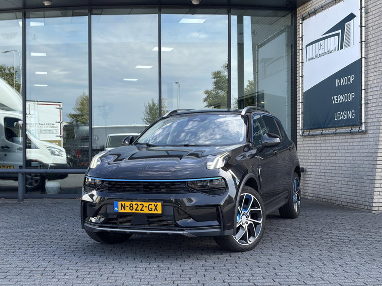 Lynk & Co 01 foto 1