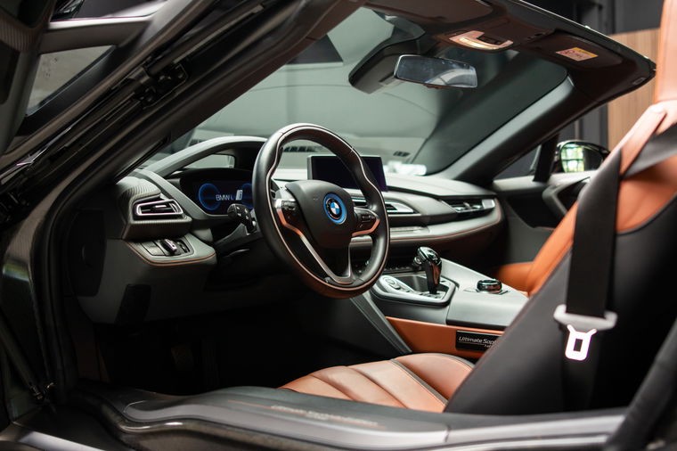 BMW i8 Roadster