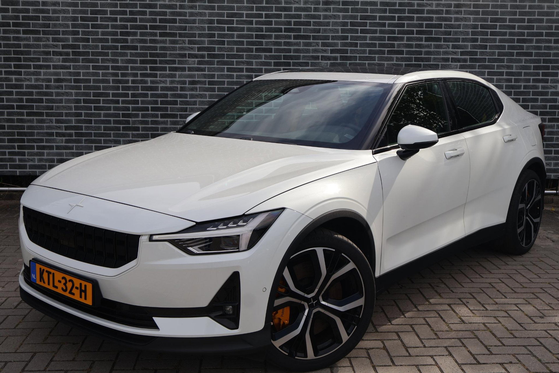 Foto van Polestar 2