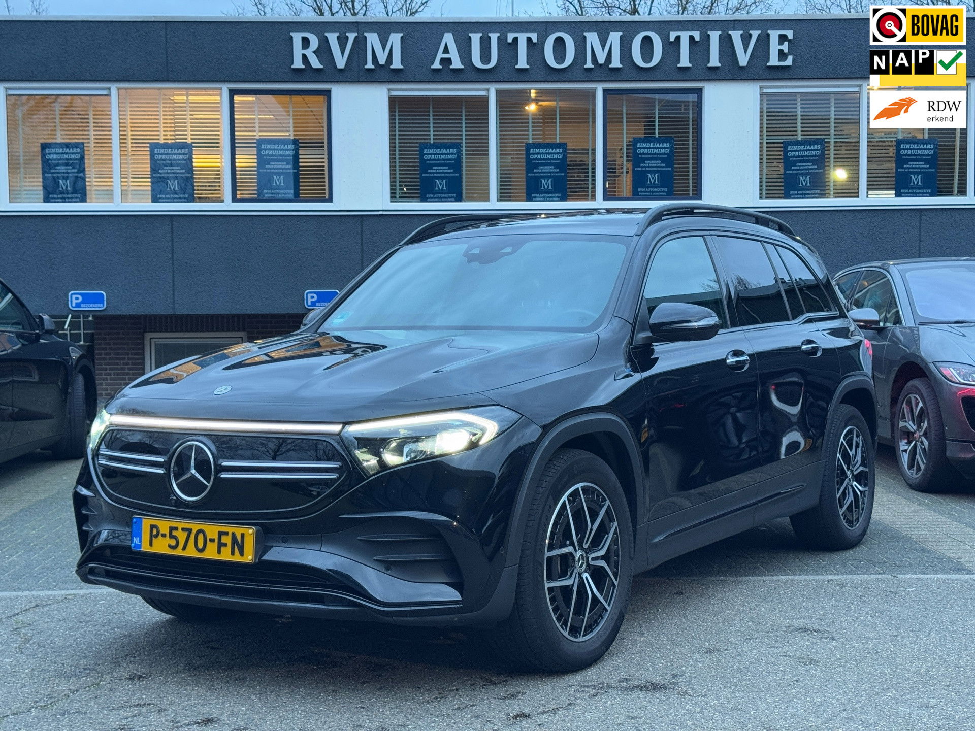 Foto van Mercedes-Benz EQB