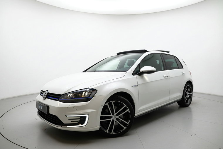 Volkswagen Golf foto 1