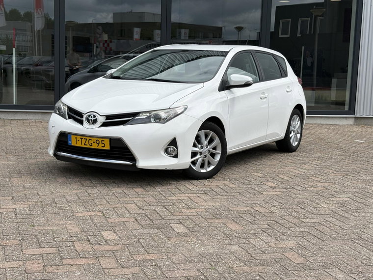 Toyota Auris foto 1