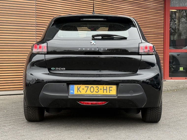 Peugeot e-208