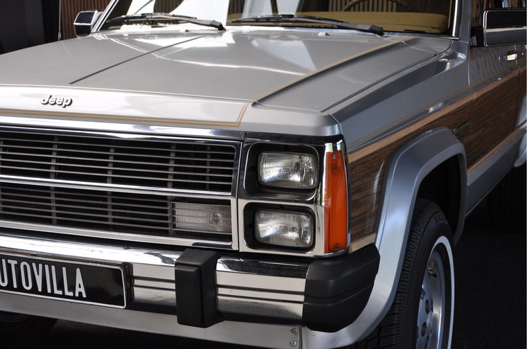 Jeep Wagoneer