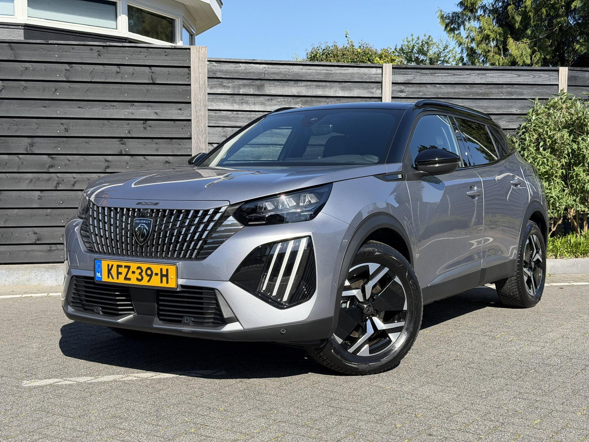Foto van Peugeot e-2008