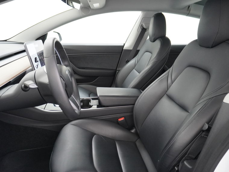 Tesla Model 3 Gerserveerd