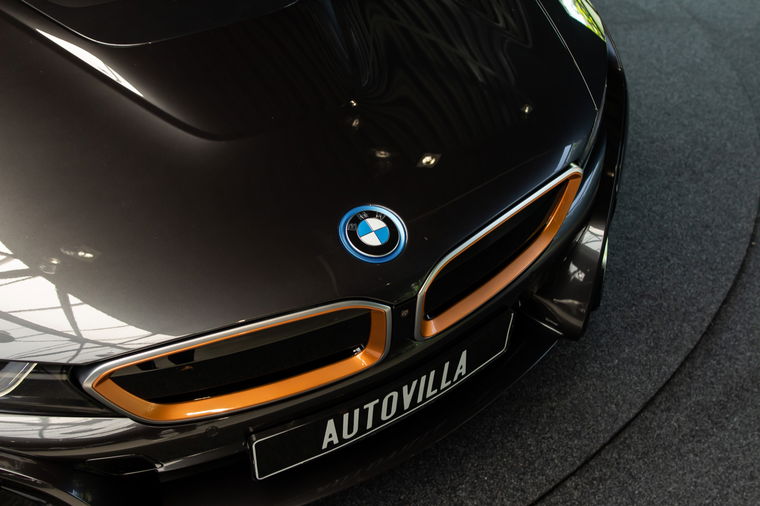 BMW i8 Roadster
