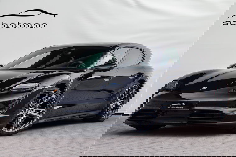 Foto van Porsche Taycan Cross Turismo
