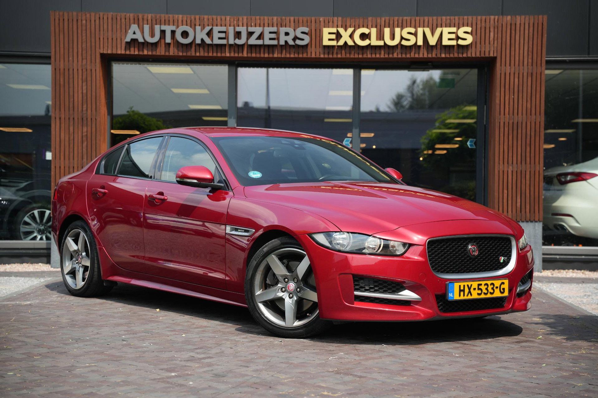 Foto van Jaguar XE