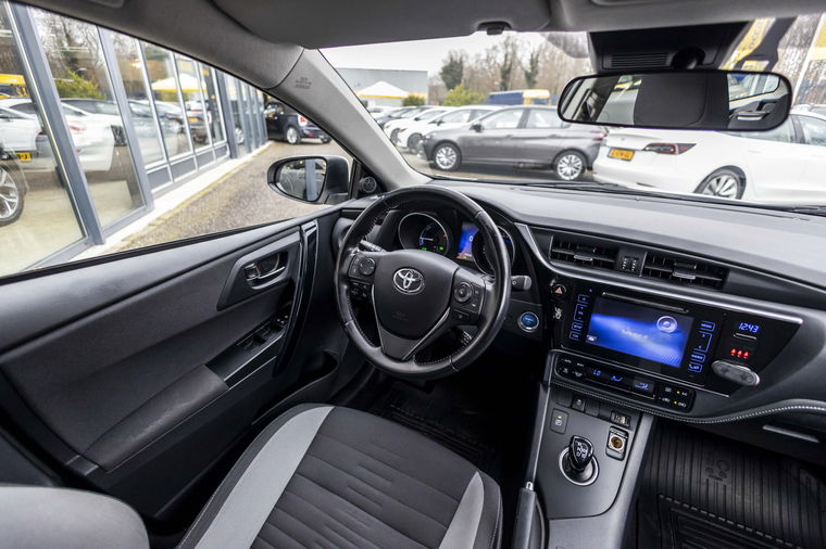 Toyota Auris Touring Sports
