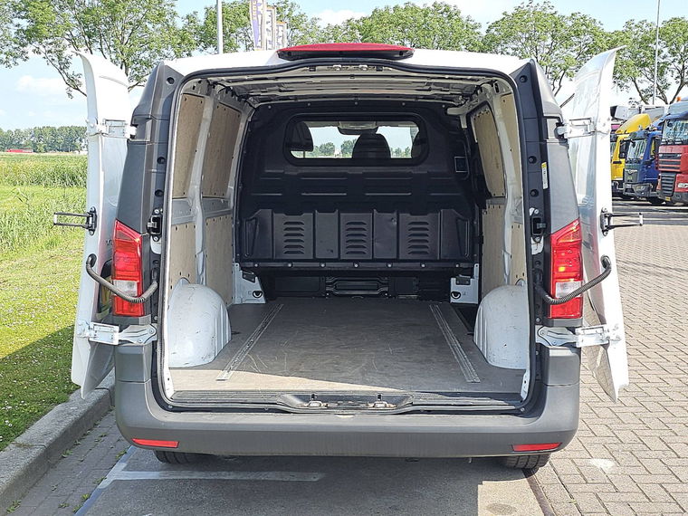 Mercedes-Benz eVito