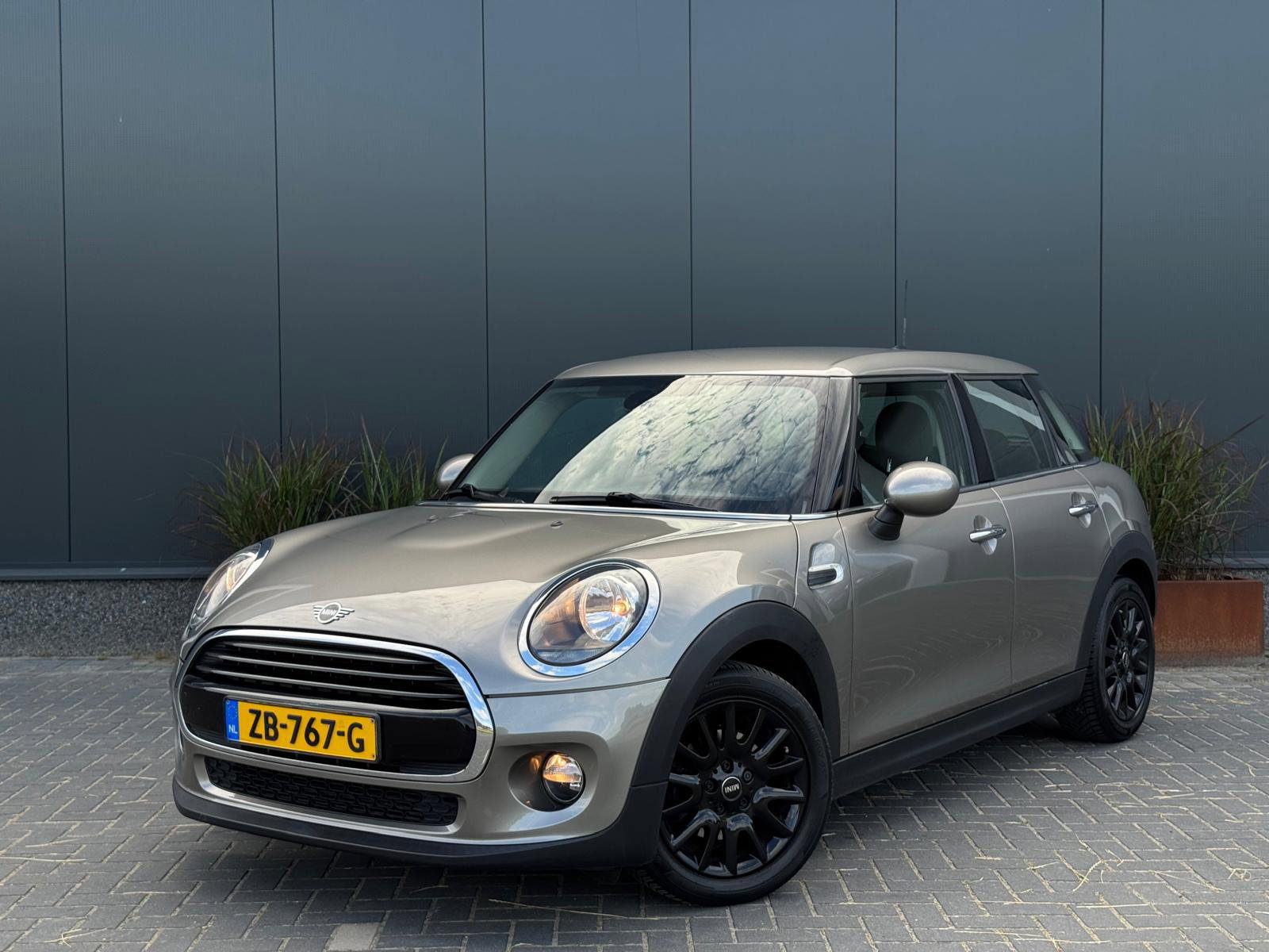 Foto van MINI 5-Deurs