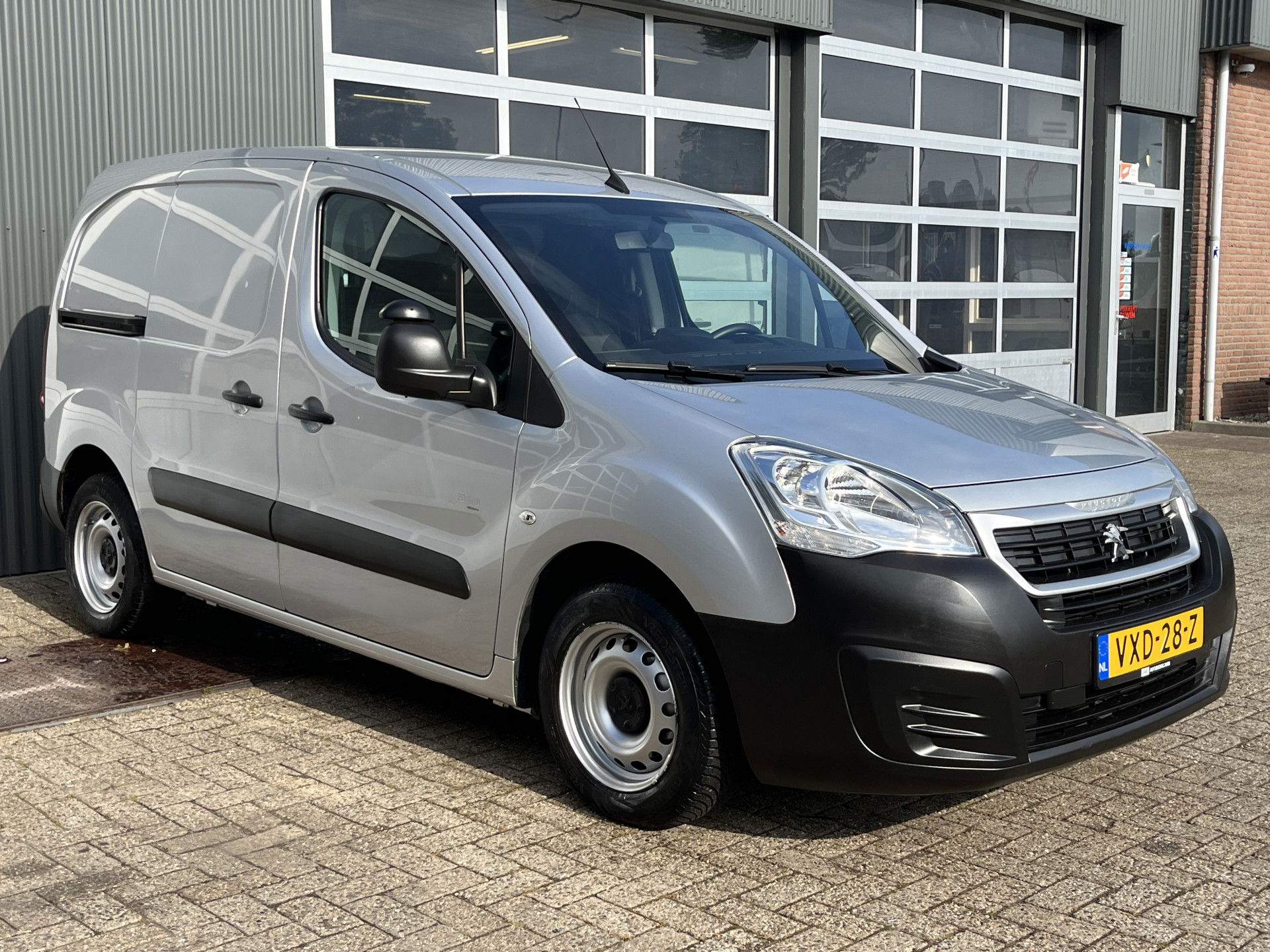 Foto van Peugeot Partner