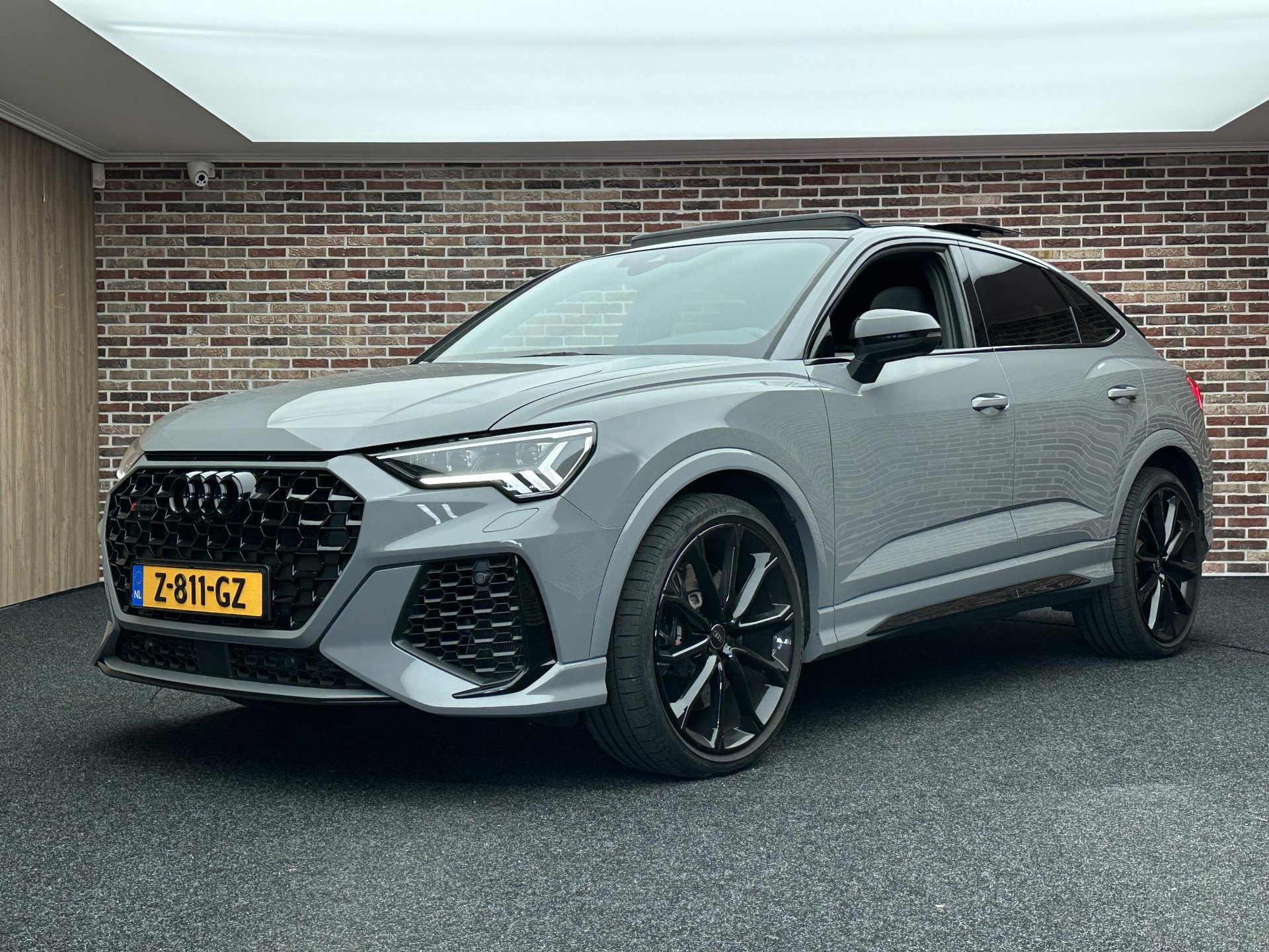 Foto van Audi RSQ3
