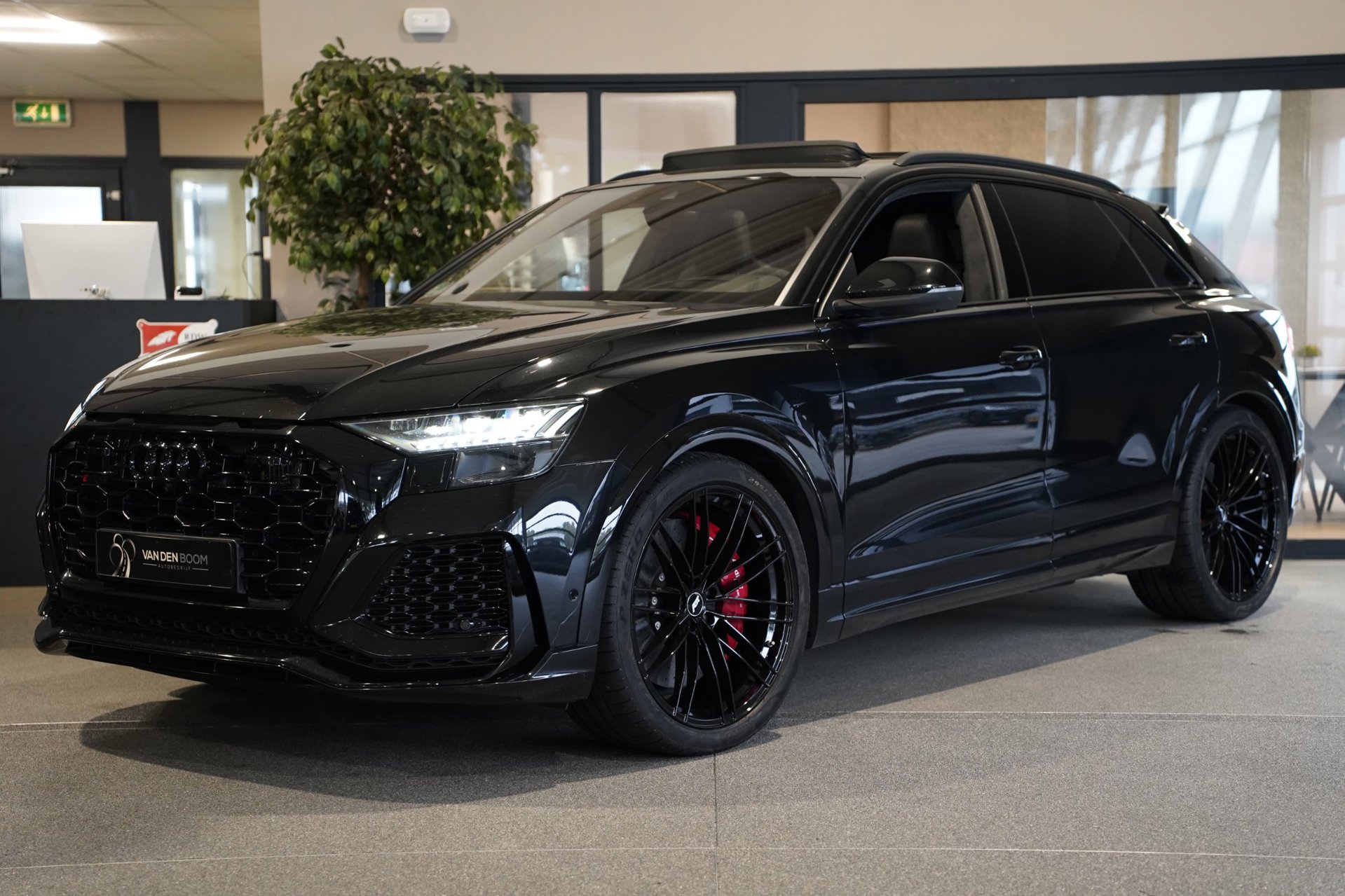 Foto van Audi RSQ8