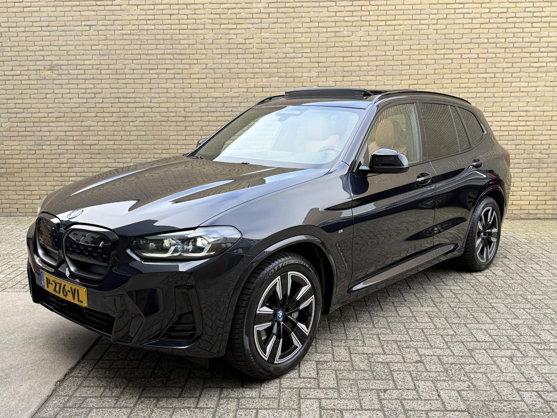 Foto van BMW iX3