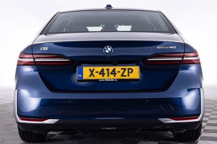 BMW i5