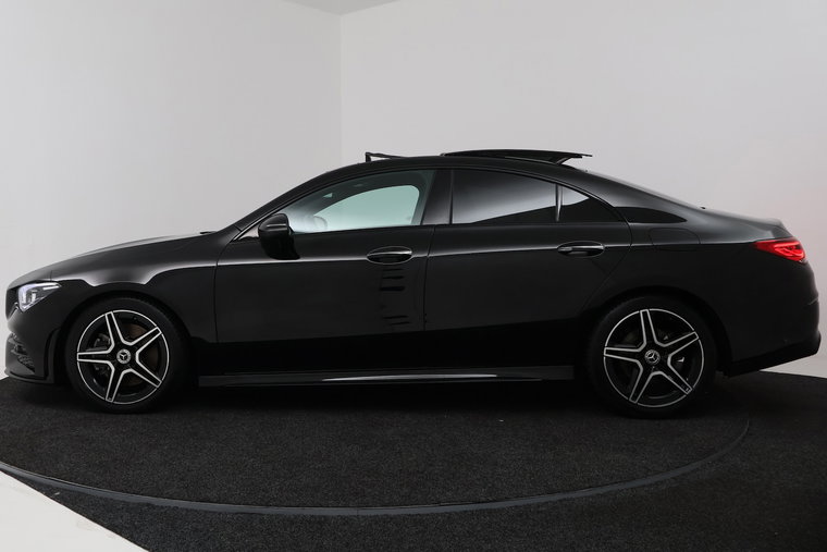 Mercedes-Benz CLA foto 1