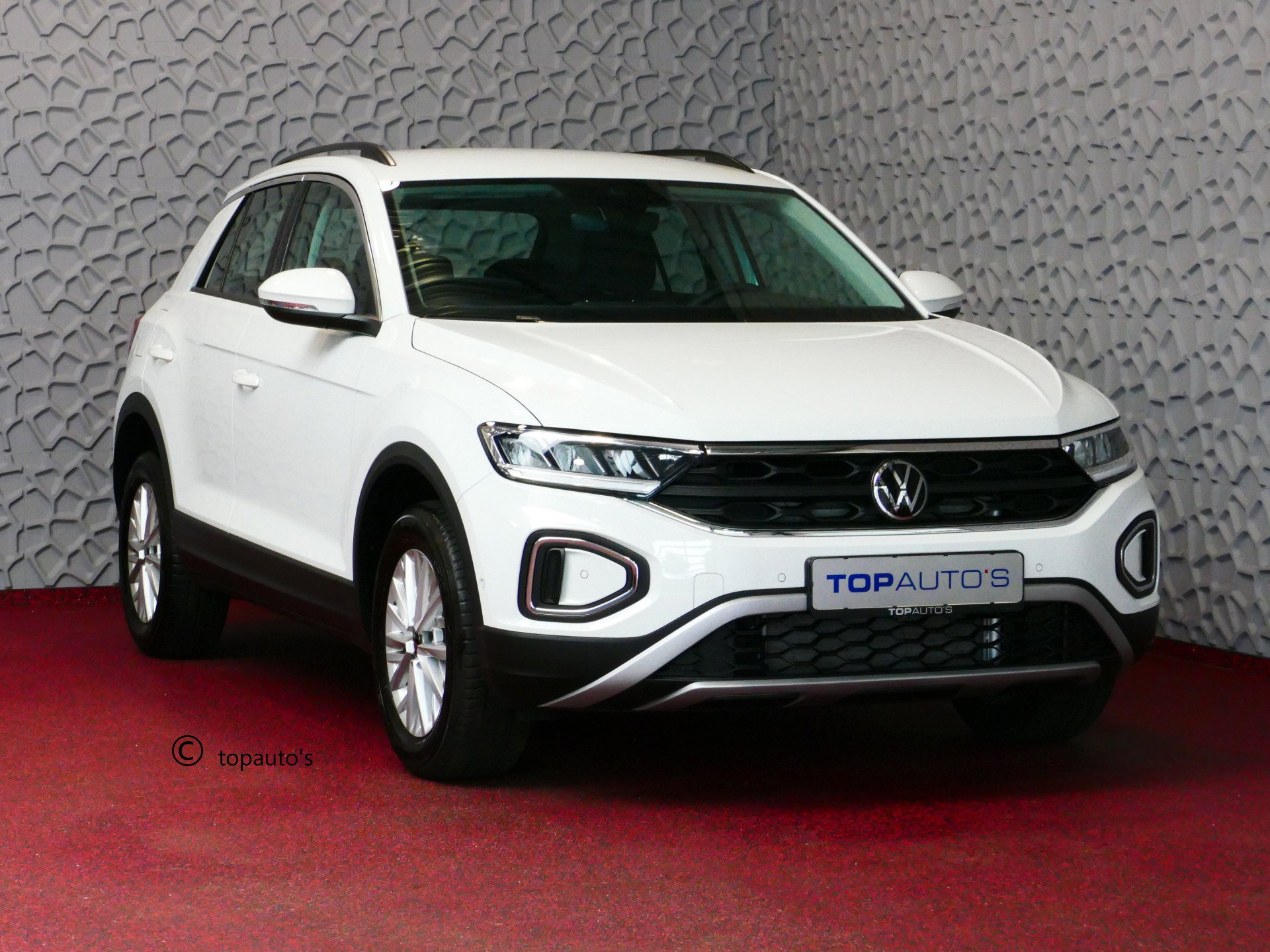 Foto van Volkswagen T-Roc www.topautos.nl 70 BIJNA NIEUWE VOLKSWAGEN'S UIT VOORRAAD LEVERBAAR www.topautos.nl
