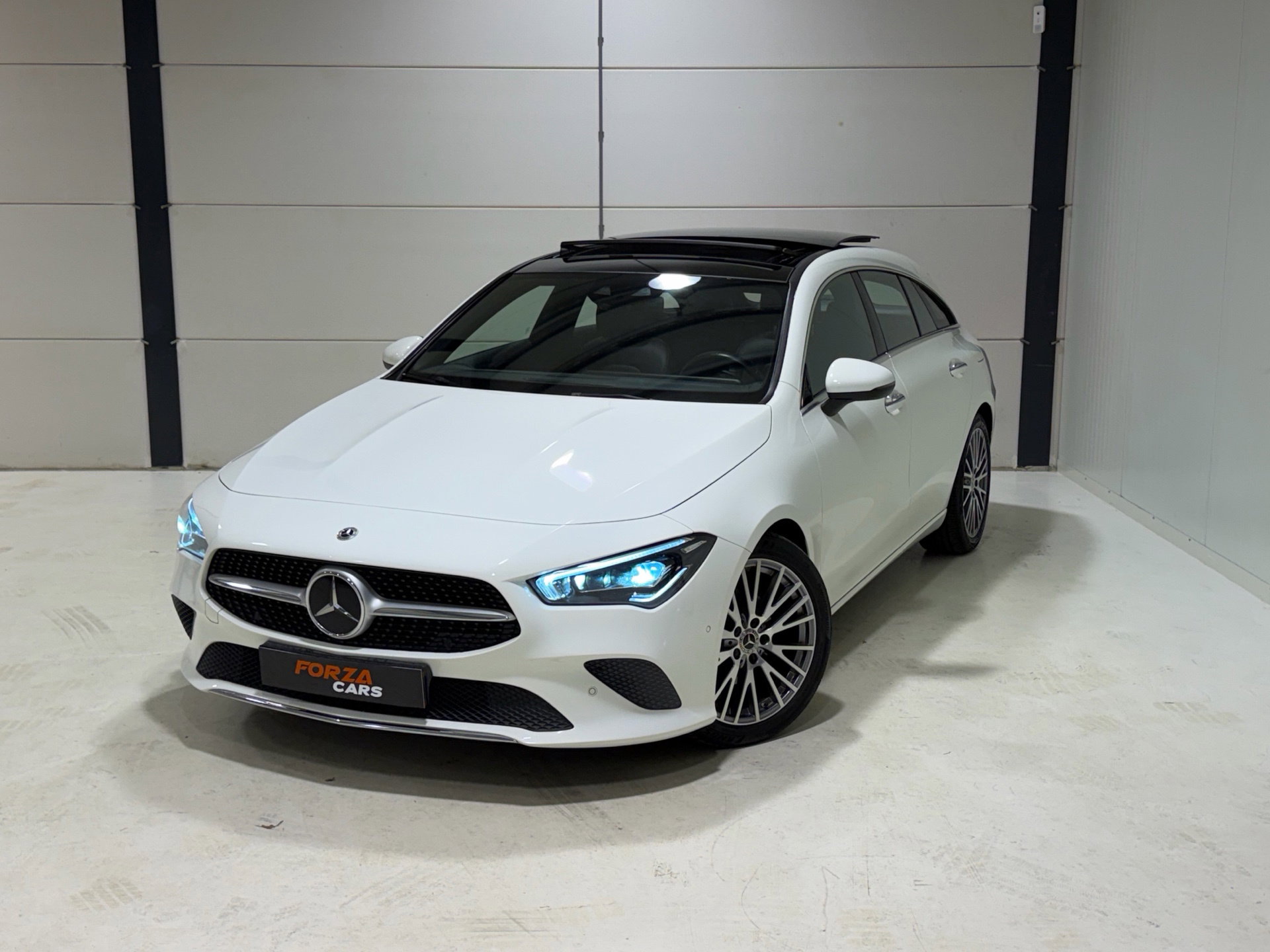Foto van Mercedes-Benz CLA