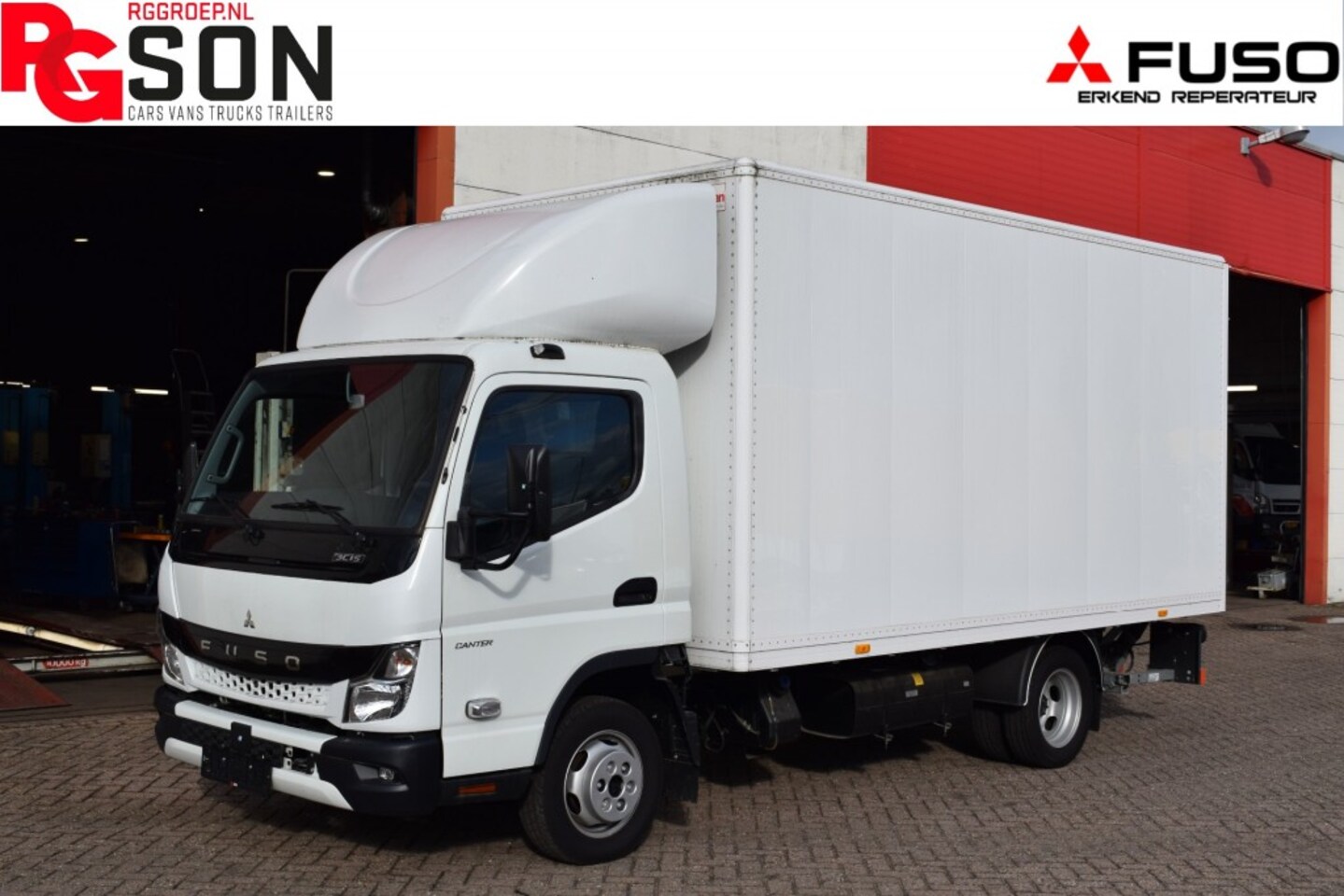 Foto van FUSO Canter
