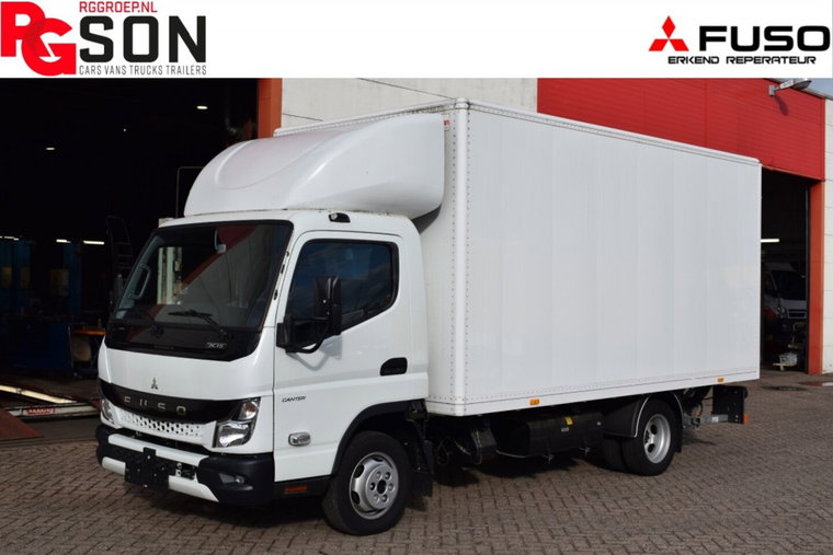 Foto van FUSO Canter