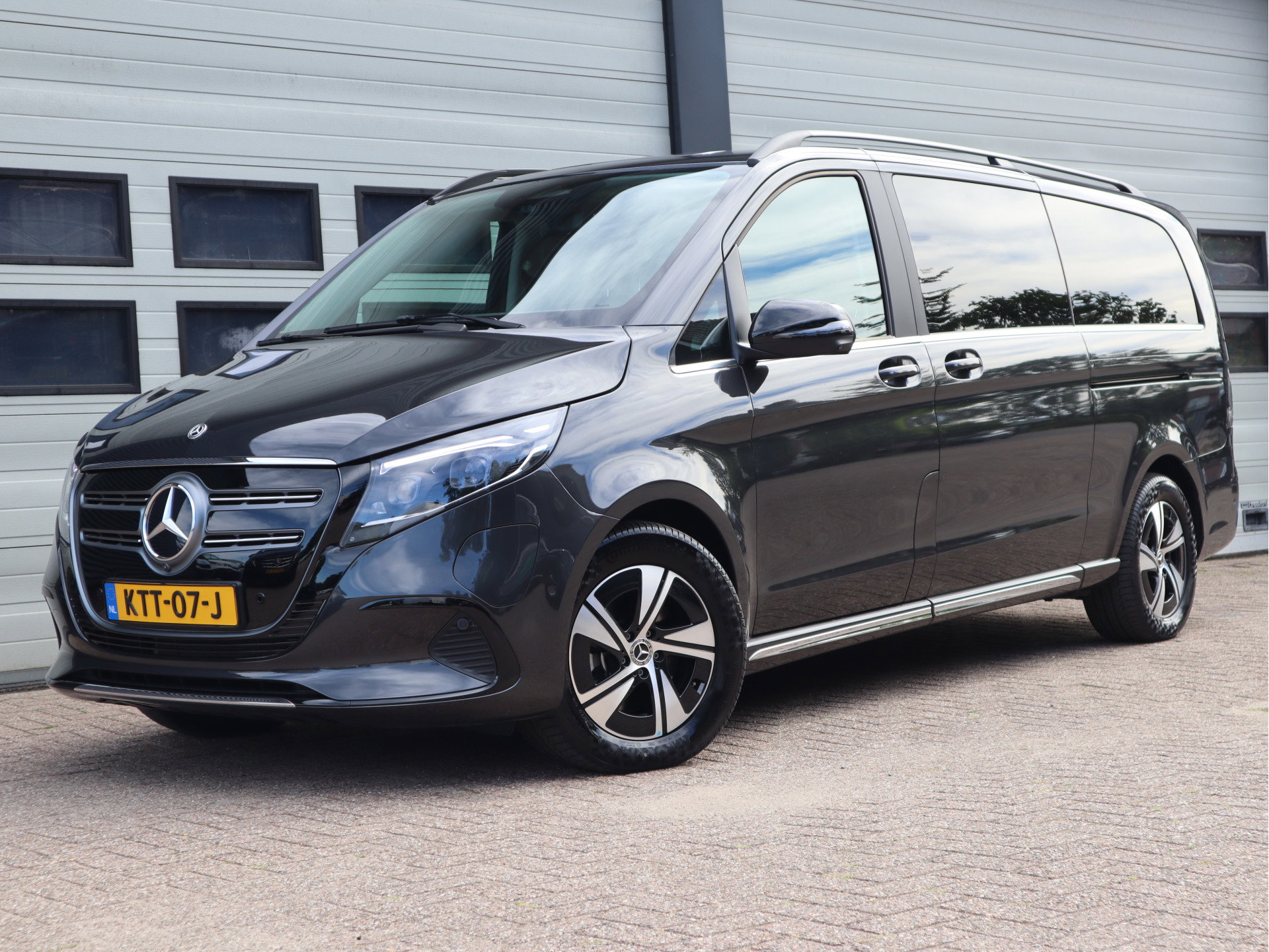 Foto van Mercedes-Benz EQV