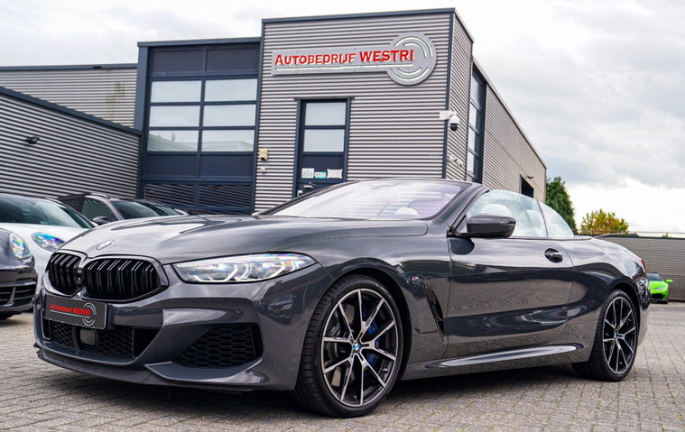 BMW 8 Serie foto 1