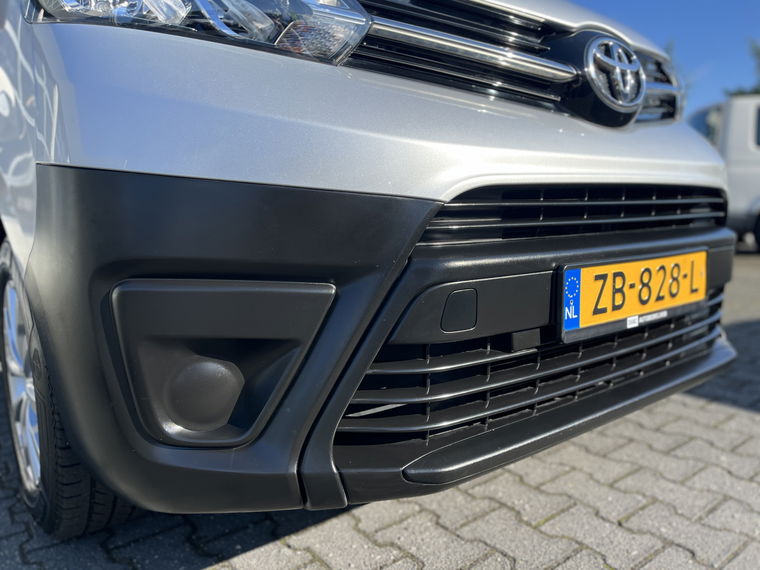 Toyota PROACE Shuttle 9-persoons