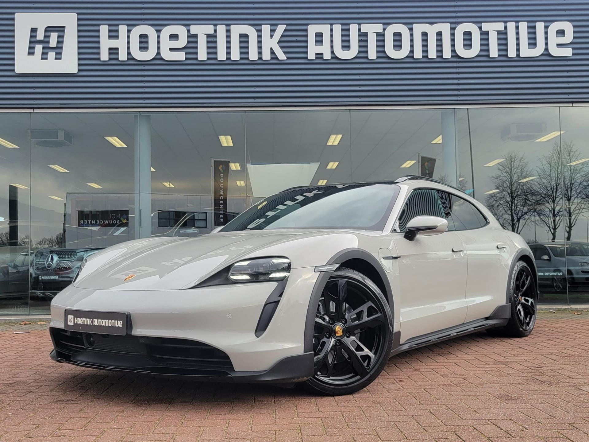 Foto van Porsche Taycan Cross Turismo