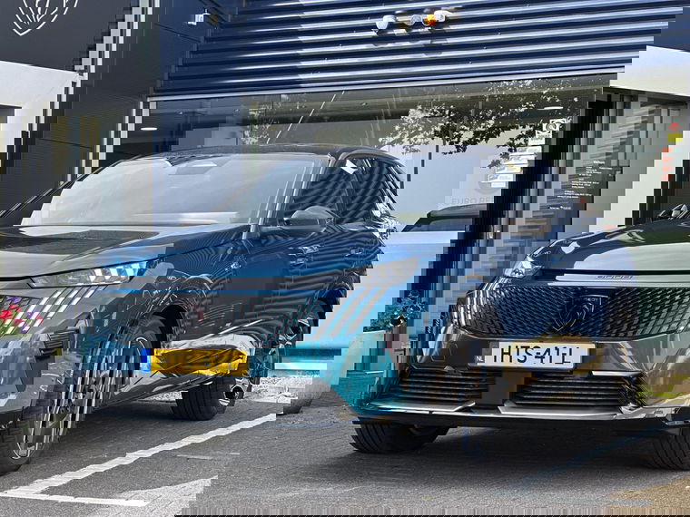 Peugeot E-3008