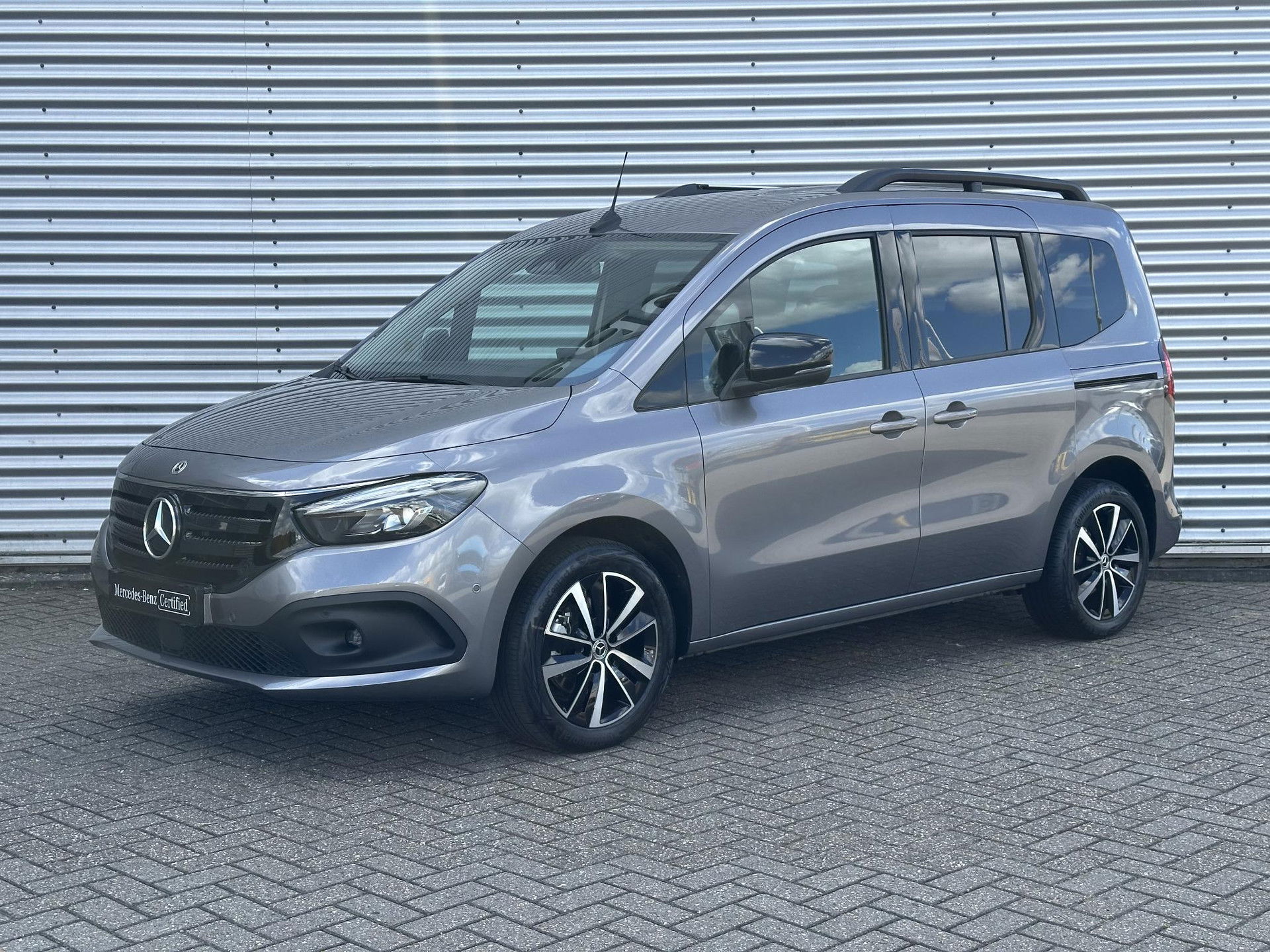 Foto van Mercedes-Benz EQT