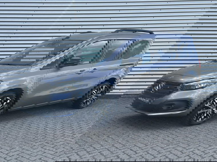 Foto van Mercedes-Benz EQT