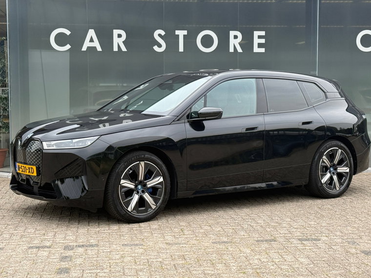 BMW iX