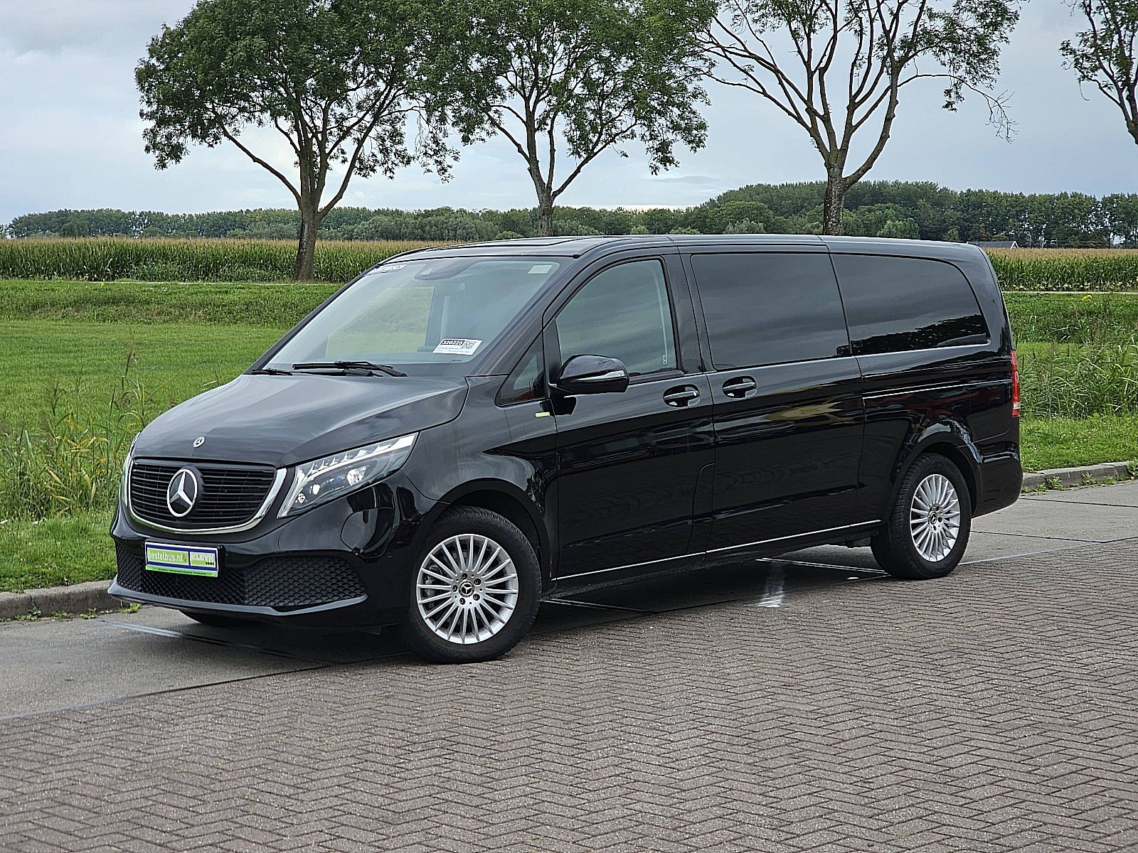 Foto van Mercedes-Benz EQV
